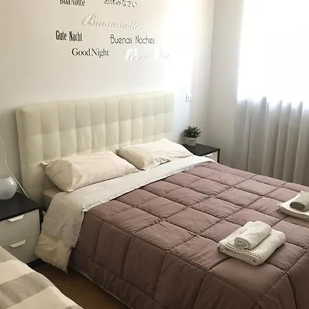 The Little House In Apartman Bergamo