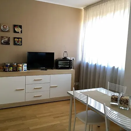 The Little House In Apartman