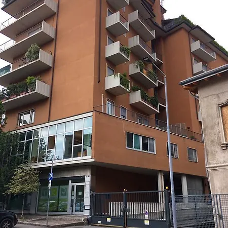 The Little House In ברגמו